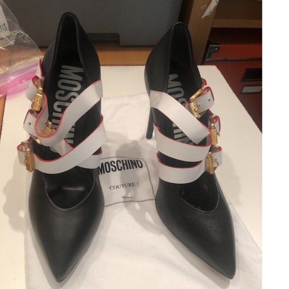 Moschino 'Triple Buckle Strap' 100mm Pumps - Picture 3 of 9